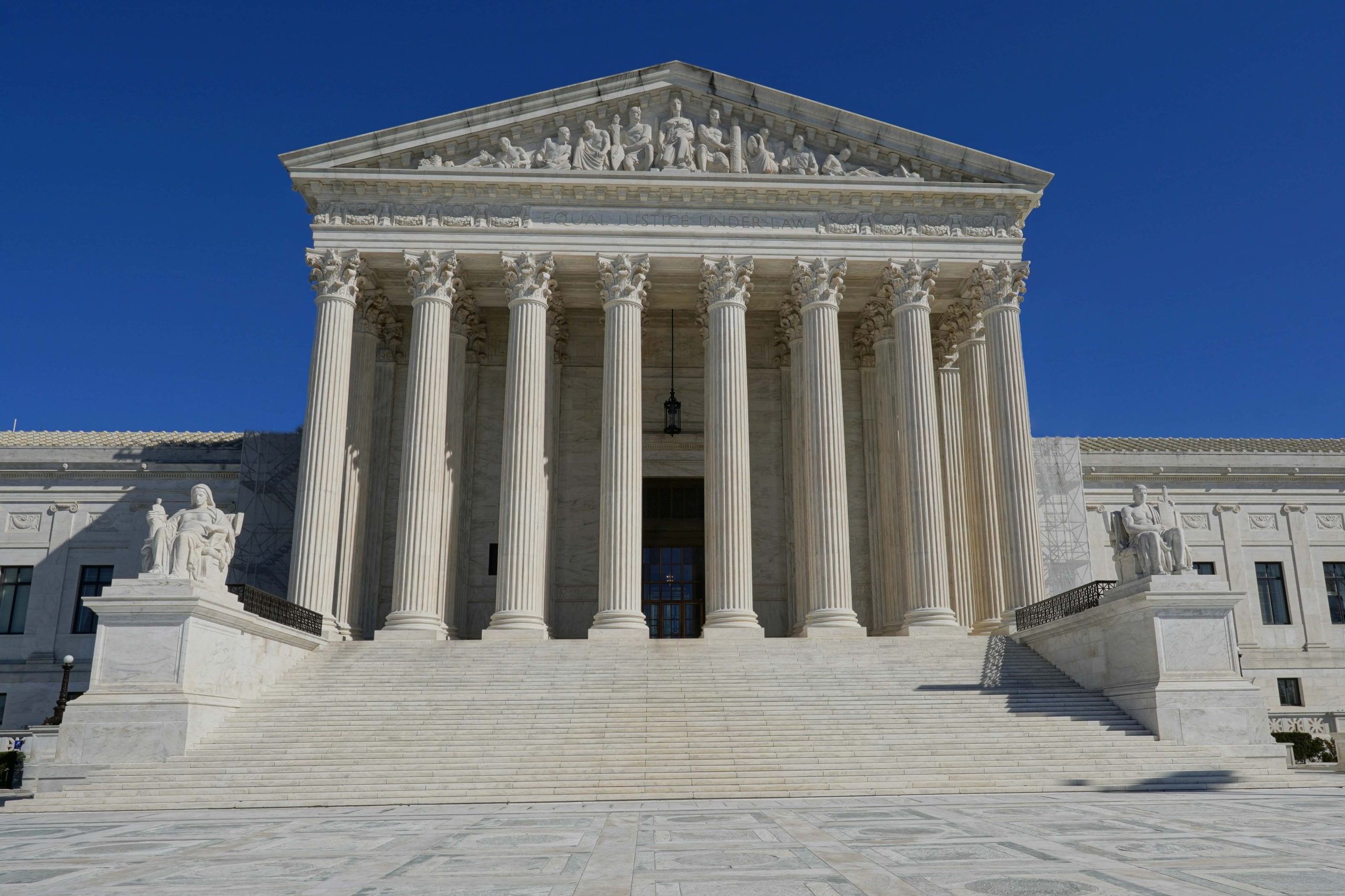 Front of the US Supreme Court building